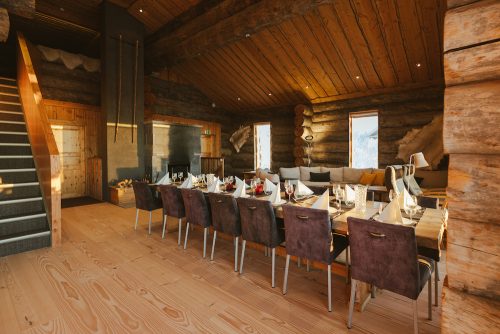 0I0A2755-web-ruokapöytä1